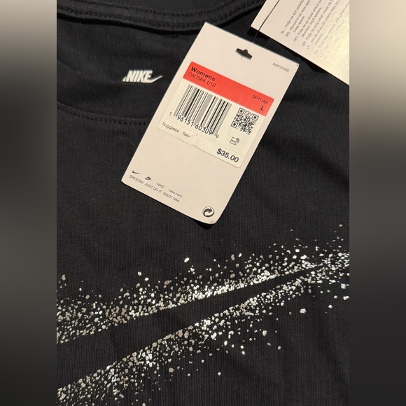 NWT WOMEN'S NIKE SPORTSWEAR GRAPHIC T-SHIRT with Silver Swoosh, Size Large - Picture 5 of 6